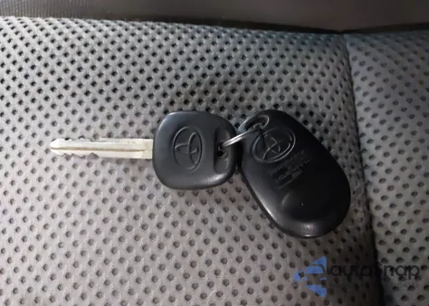 2013 Toyota Tacoma Base V6 z USA, uszkodzony, nr VIN 3TMLU4EN1DM106960